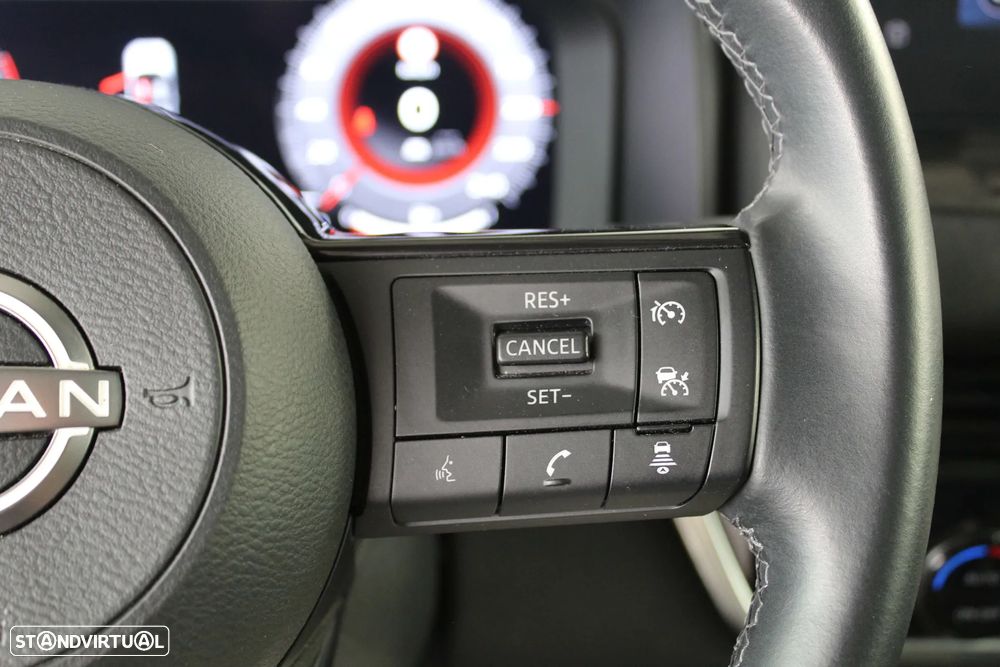 Nissan Qashqai 1.3 DIG-T N-Connecta - 19