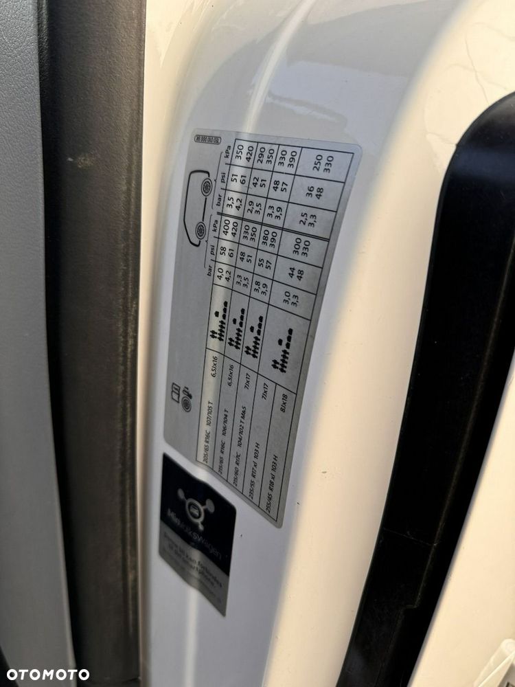 Volkswagen Transporter - 18