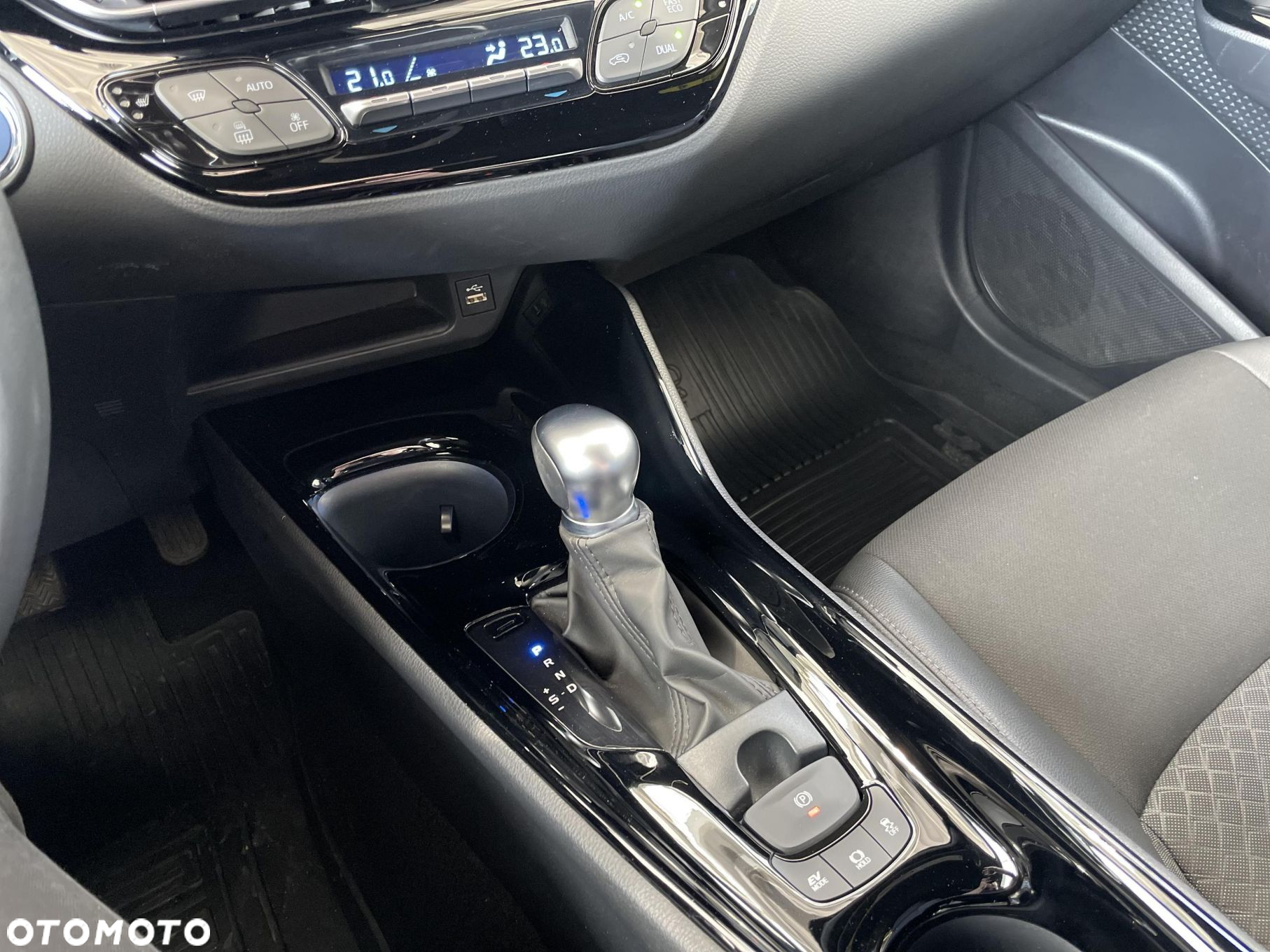 Toyota C-HR - 25