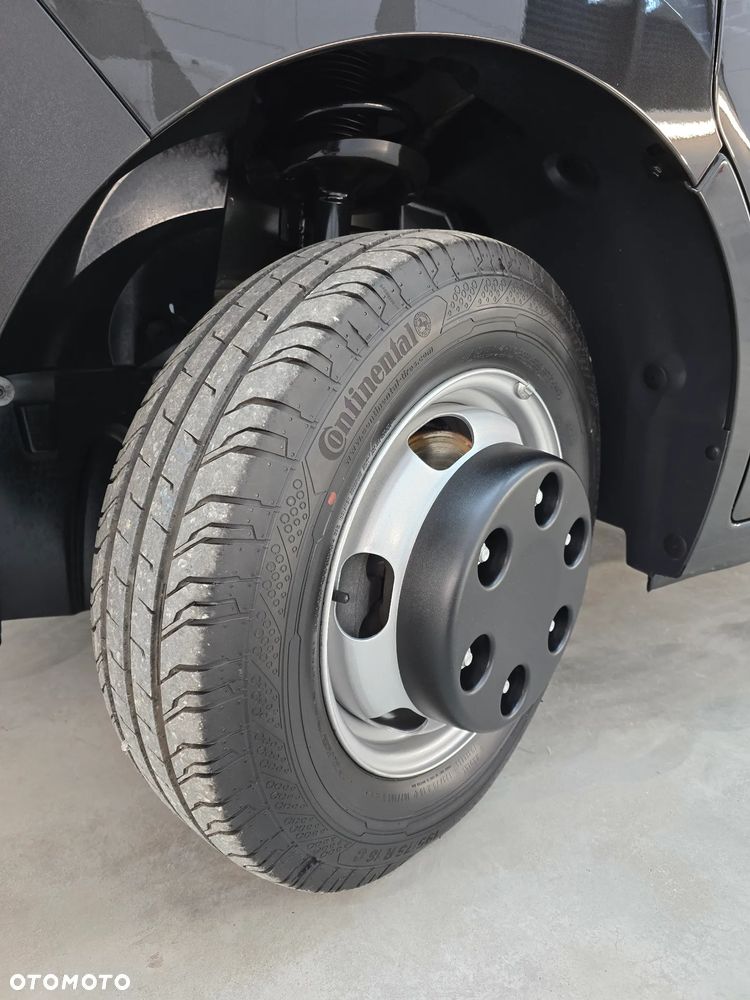 Renault MASTER 12 PALET Tylna OŚ BLIŻNIACZ L4 RWD - DBL Extra 2,3 DCI 165 KM MAXI Długość5,23cm Szerokośc2,45cm Wysokość2,38cm WZMOCNIONE TYLNE ZAWIESZENIE RESOR + PODUSZKI PNEŁMATYCZNE TEMPOMAT FOTEL KIEROWCY PNEŁMATYCZNY LEDY KABINA SYPIALNIANA XL NA GWARANCJA 40 Tyś km STAN JAK NOWY - 10