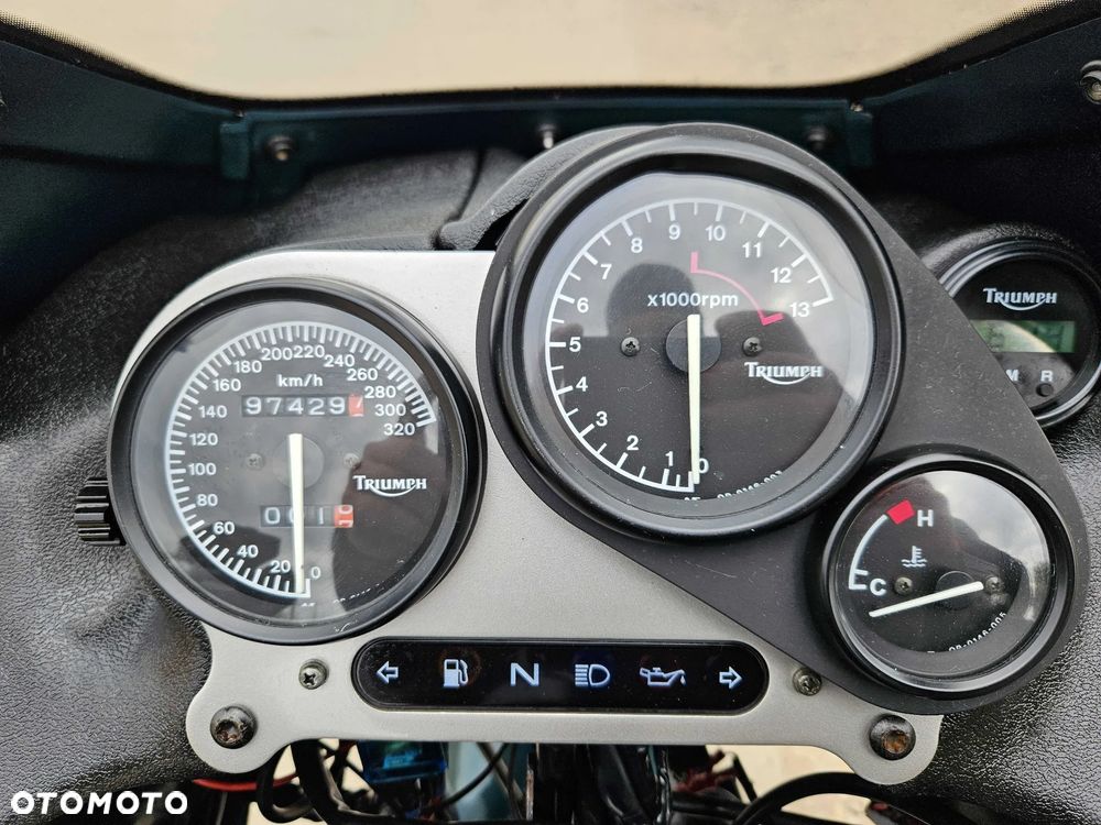 Triumph Sprint - 31