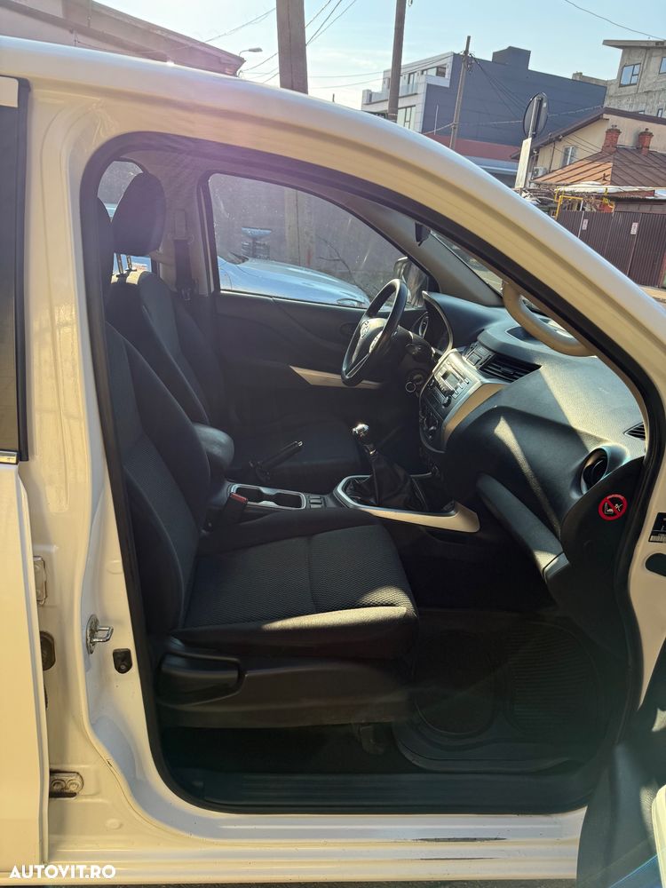 Nissan Navara Double Cab Visia - 35
