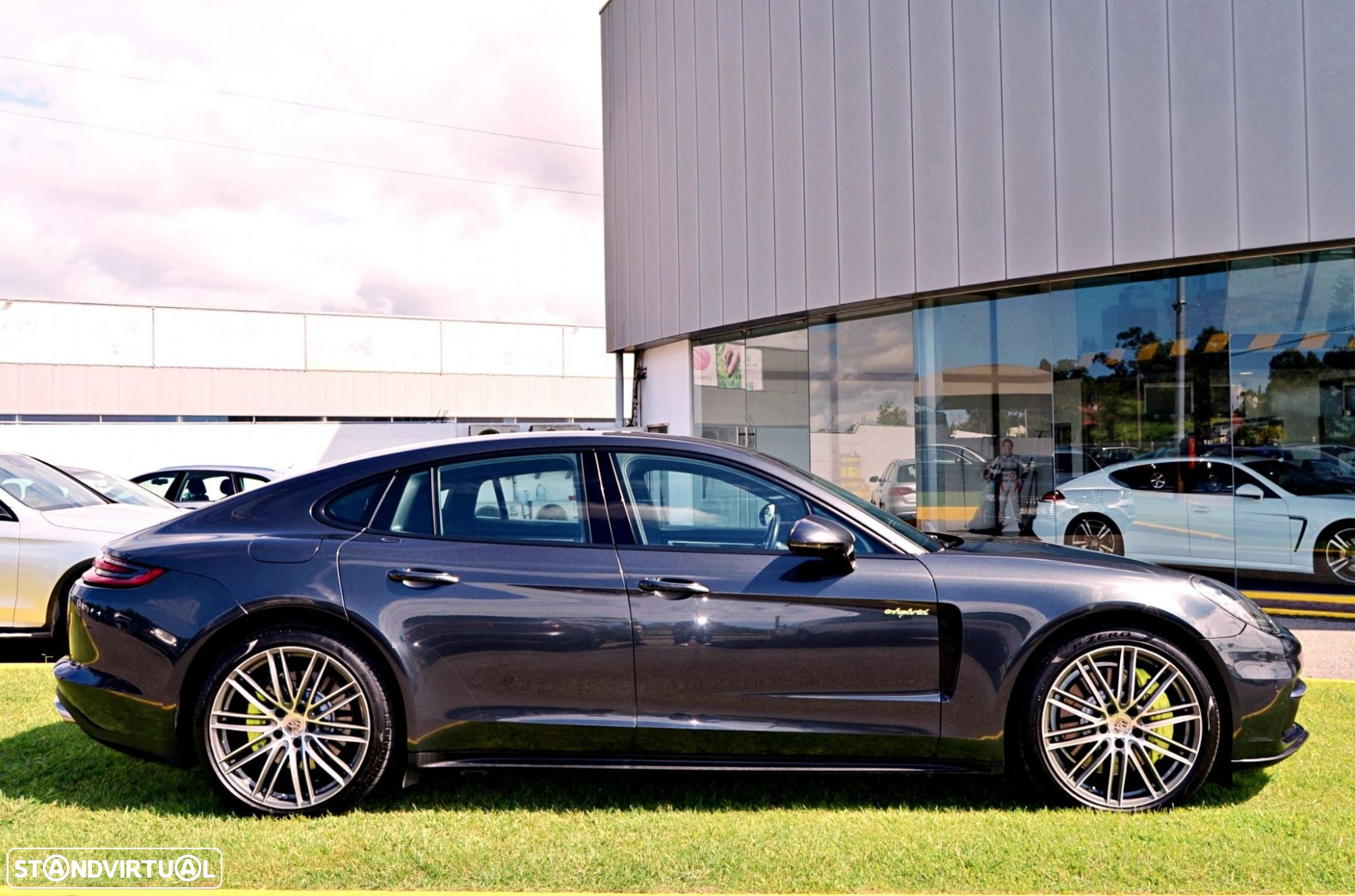 Porsche Panamera 4 E-Hybrid - 45