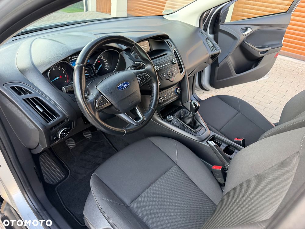 Ford Focus - 25