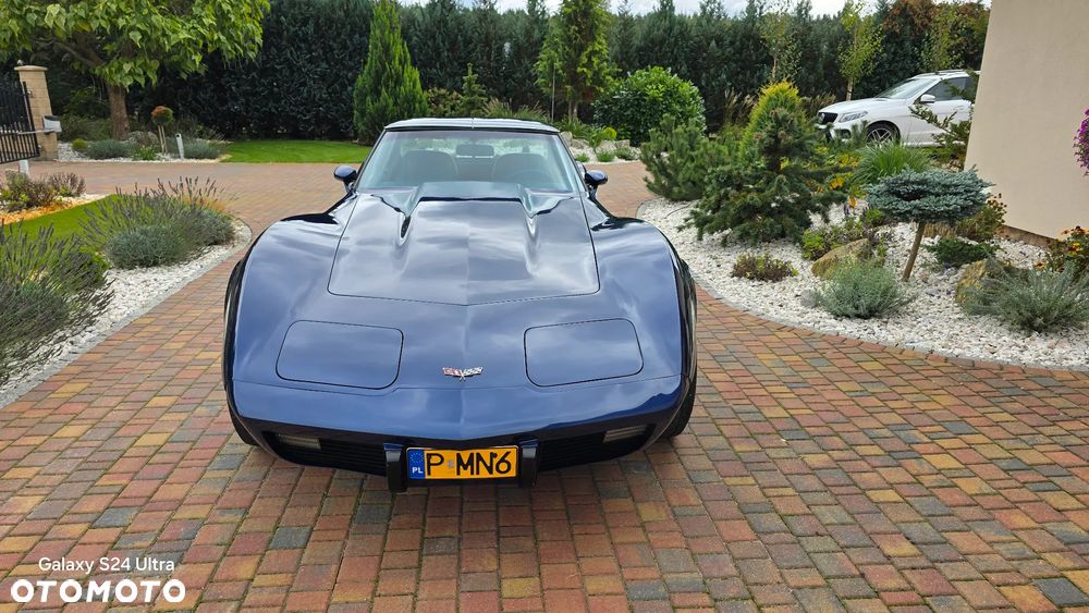 Chevrolet Corvette - 14