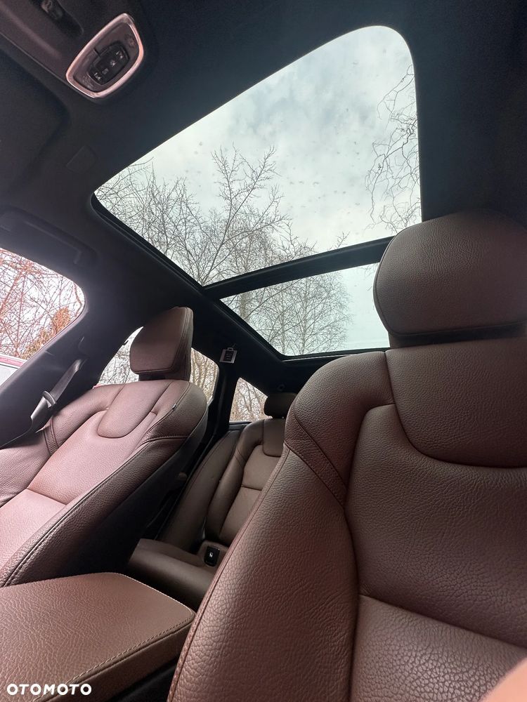 Volvo V90 Cross Country - 34