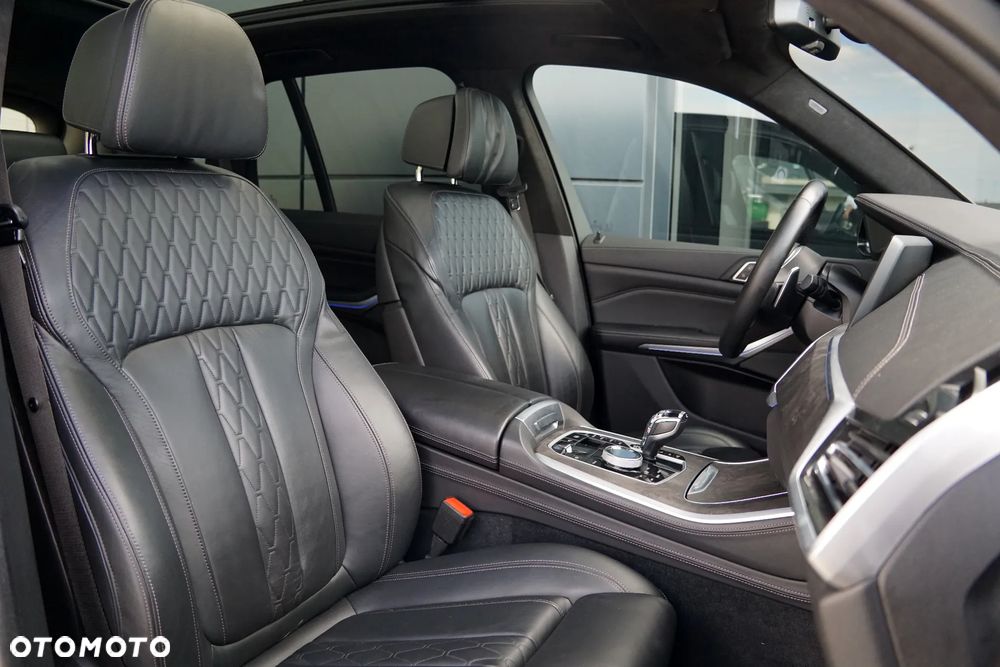 BMW X5 M M50d - 29