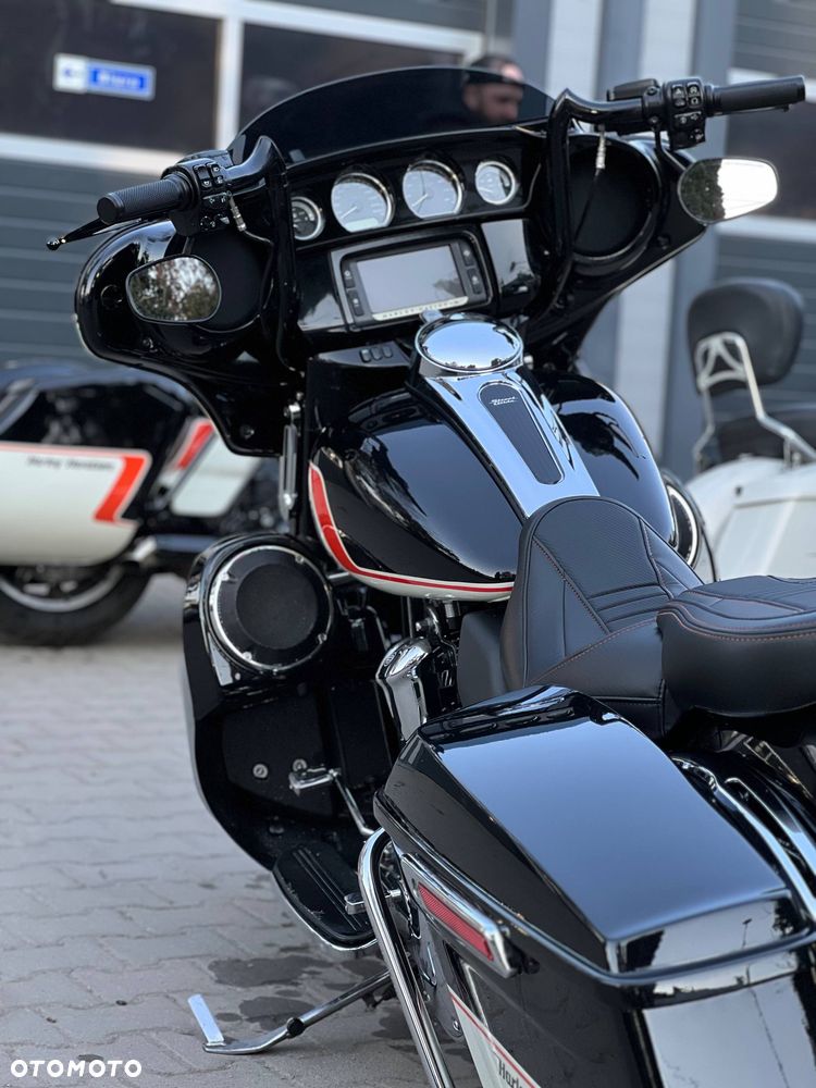 Harley-Davidson Touring Street Glide - 6
