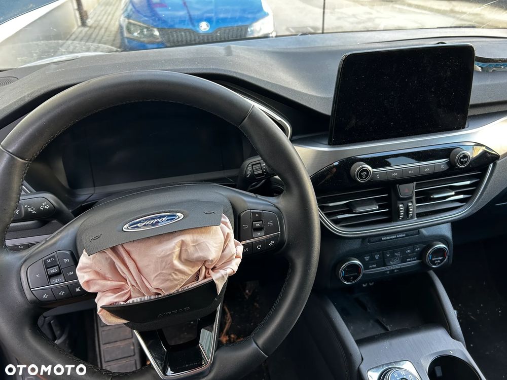 Ford Kuga - 27