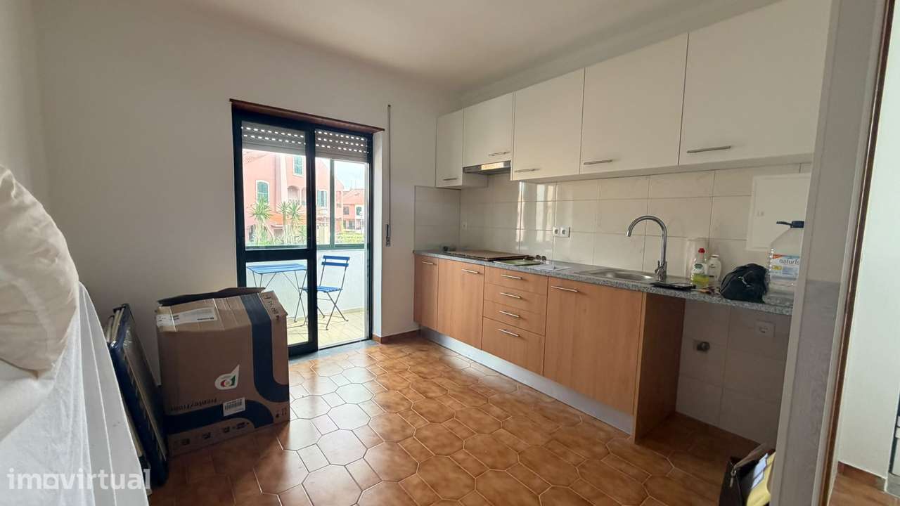 Apartamento T2 Semi-Mobilado com Vista Mar na Consolação - Grande imagem: 2/25