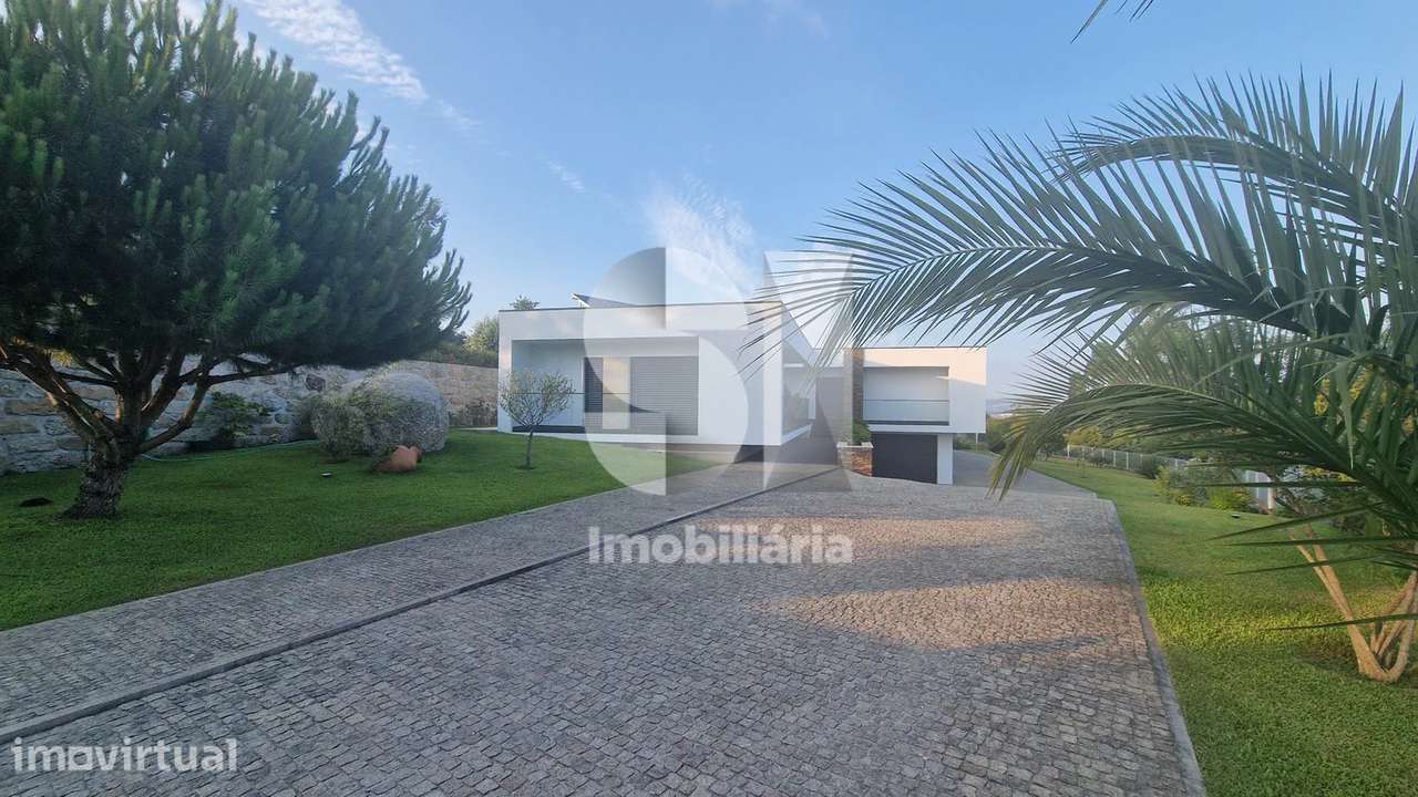 Moradia de Arquitetura contemporânea, Natureza e Privacidade: Baltar - Grande imagem: 4/50