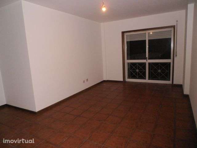 T2 - Gondomar - (rotunda 7 caminhos) - Grande imagem: 2/5