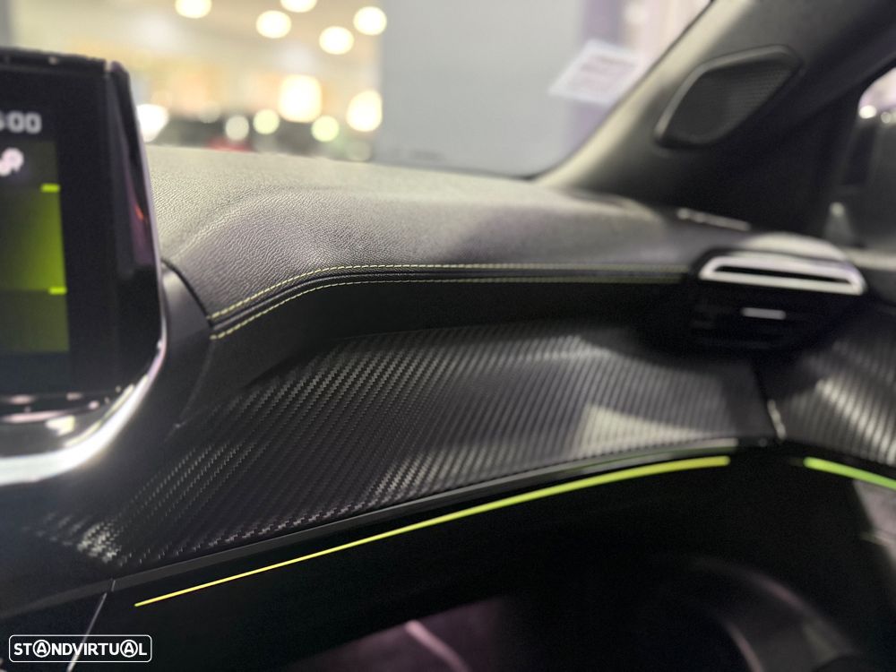 Peugeot 2008 PureTech 155 EAT8 GT Pack - 14