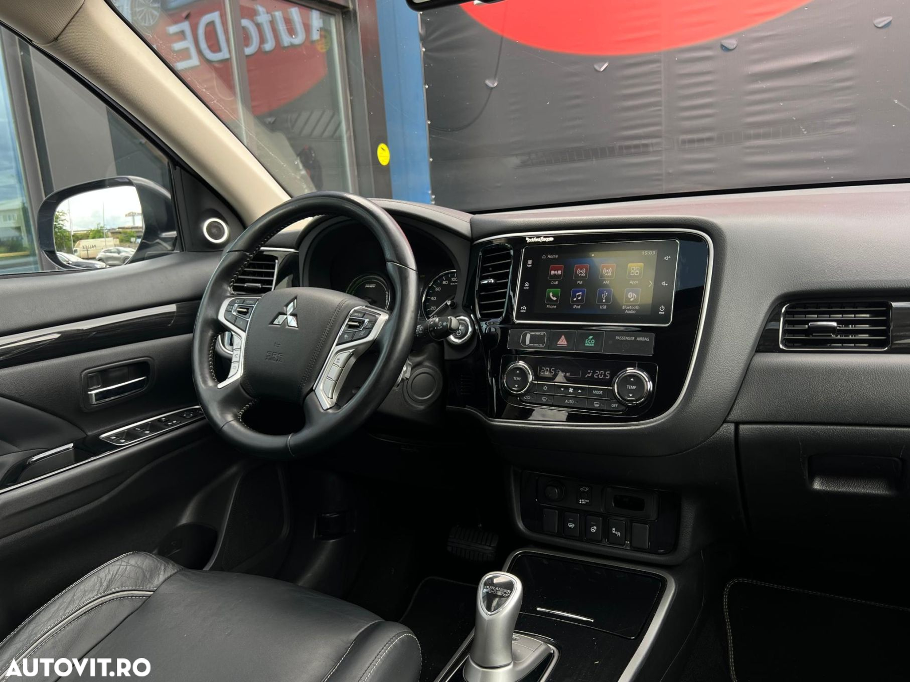 Mitsubishi Outlander - 10