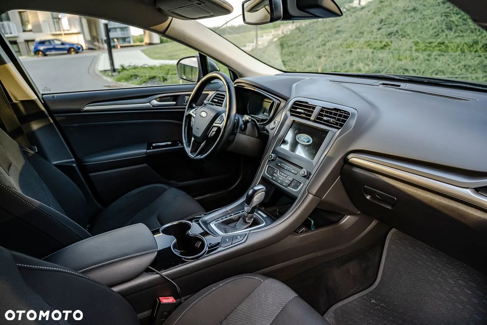 Ford Mondeo 2.0 TDCi Titanium PowerShift - 4