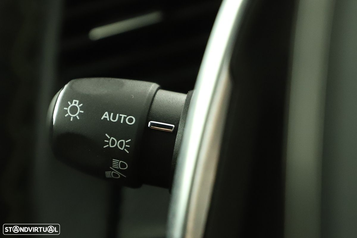 Peugeot 2008 1.2 PureTech GT EAT8 - 17
