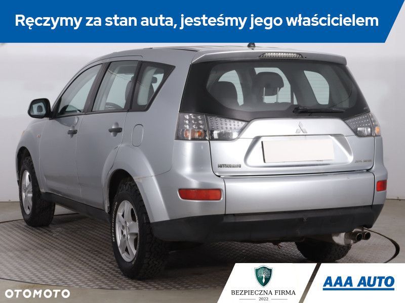 Mitsubishi Outlander - 6