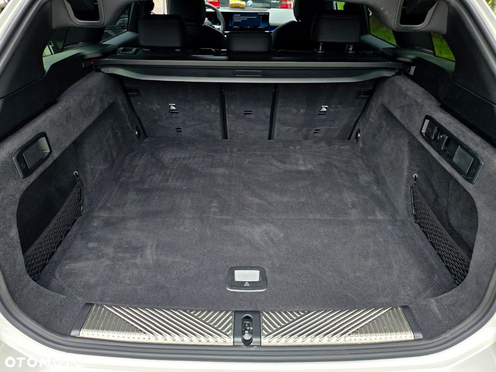 BMW Seria 5 540d xDrive mHEV M Sport - 31