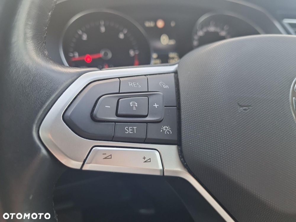 Volkswagen Passat - 16