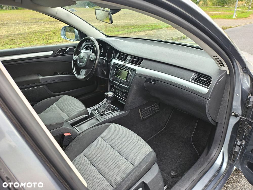 Skoda Superb 2.0 TDI DSG Ambition - 6