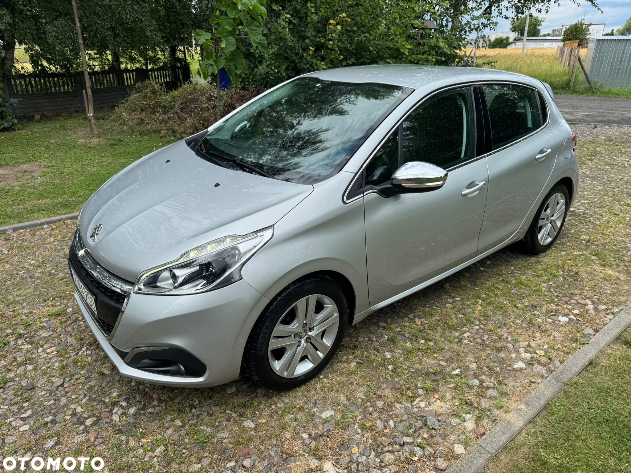 Peugeot 208 - 2