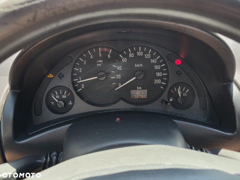Opel Corsa - 25