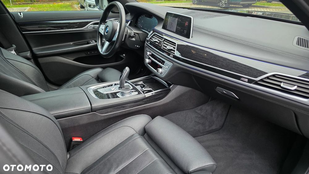 BMW Seria 7 740d xDrive mHEV sport - 24