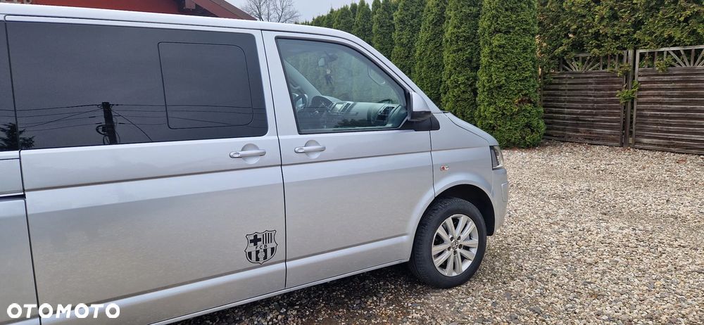 Volkswagen Caravelle - 9