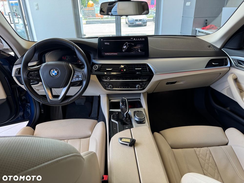 BMW Seria 5 520d xDrive - 18