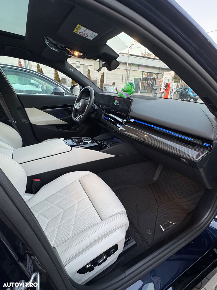 BMW Seria 5 520d AT MHEV - 17
