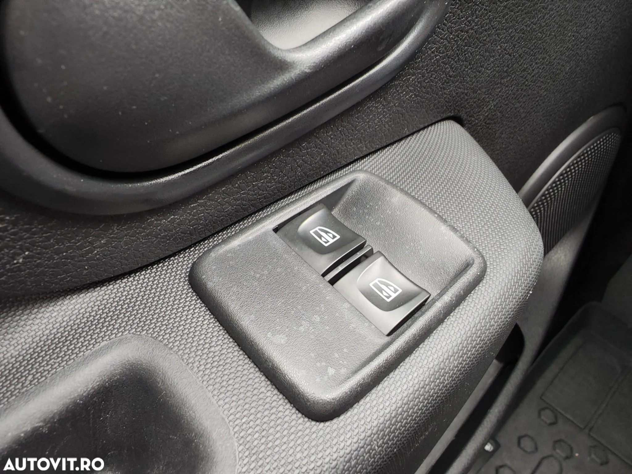Dacia Sandero - 23