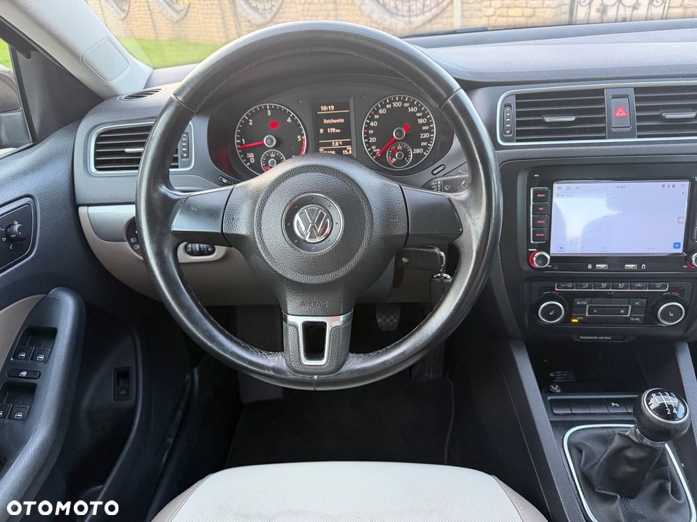 Volkswagen Jetta 1.6 TDI Life - 7