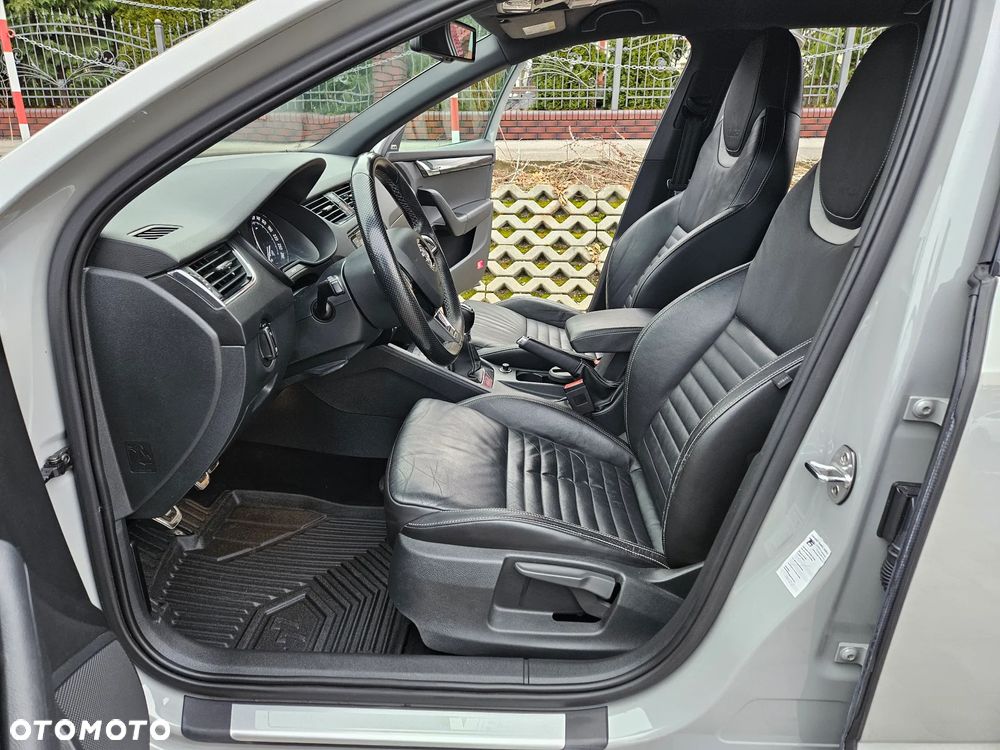 Skoda Octavia 2.0 TSI RS - 14