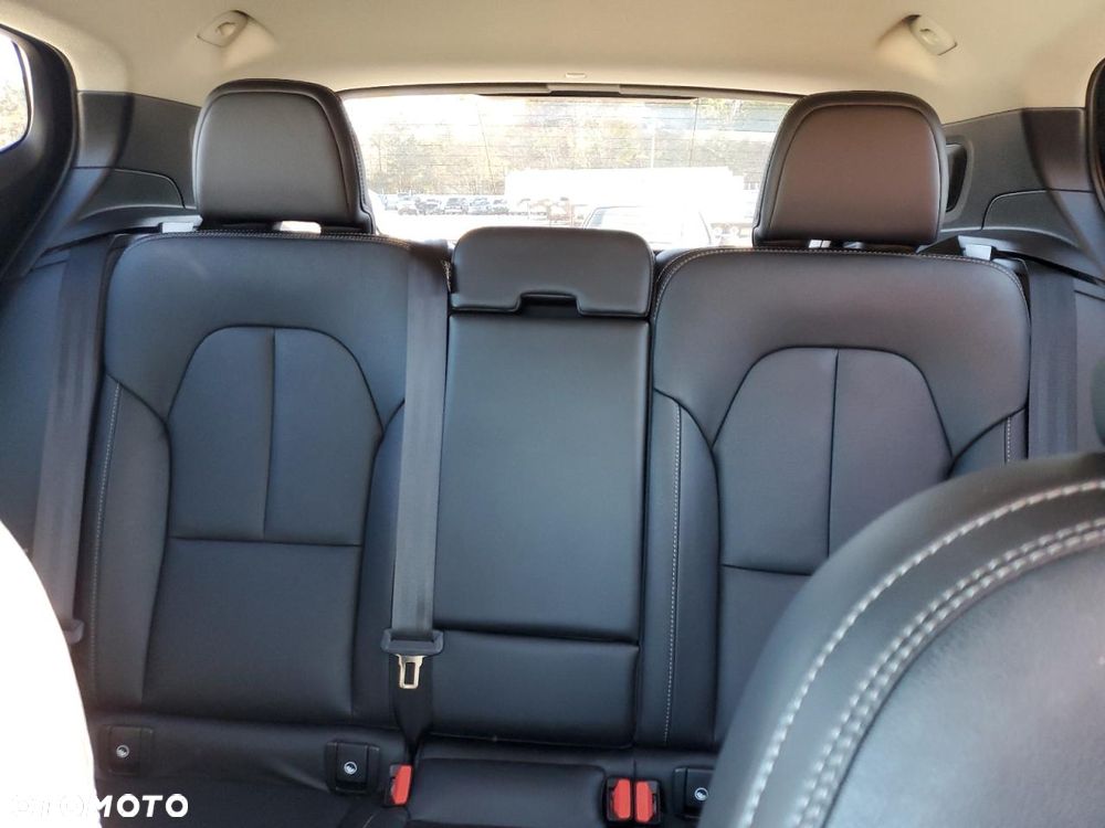 Volvo XC 40 T5 AWD Momentum - 10