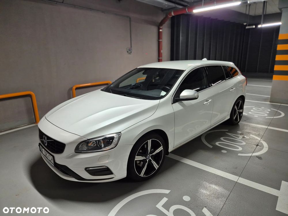 Volvo V60 D4 Drive-E R-Design Momentum - 10