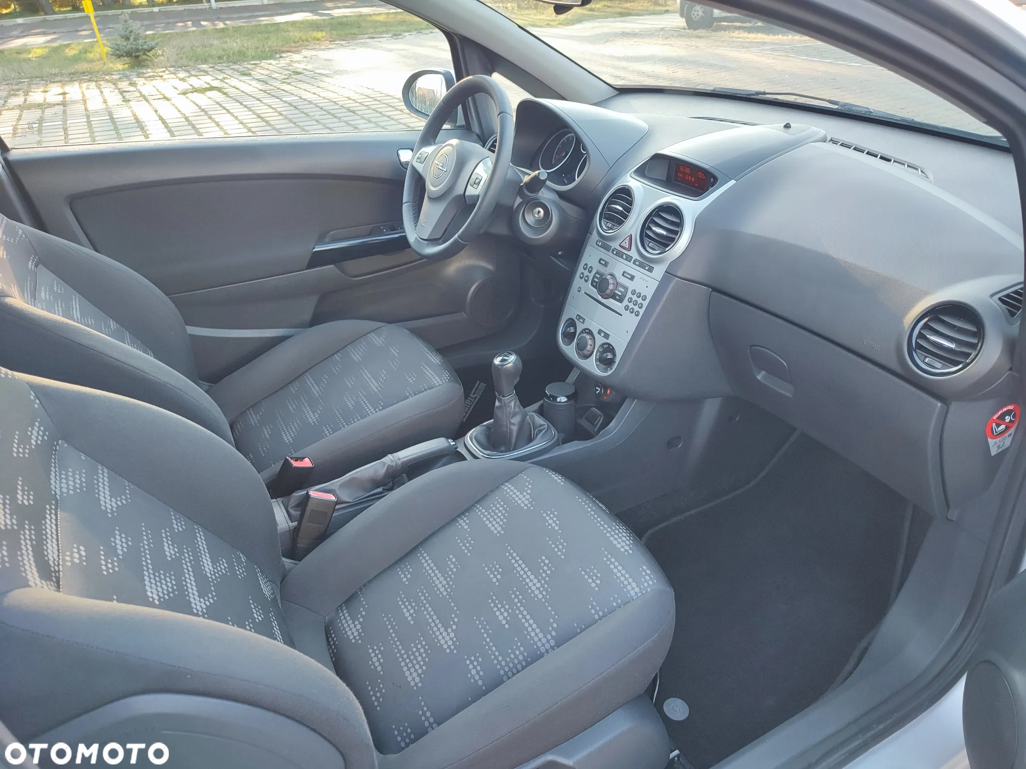 Opel Corsa 1.4 16V EcoFLEX Start-Stop Satellite - 18