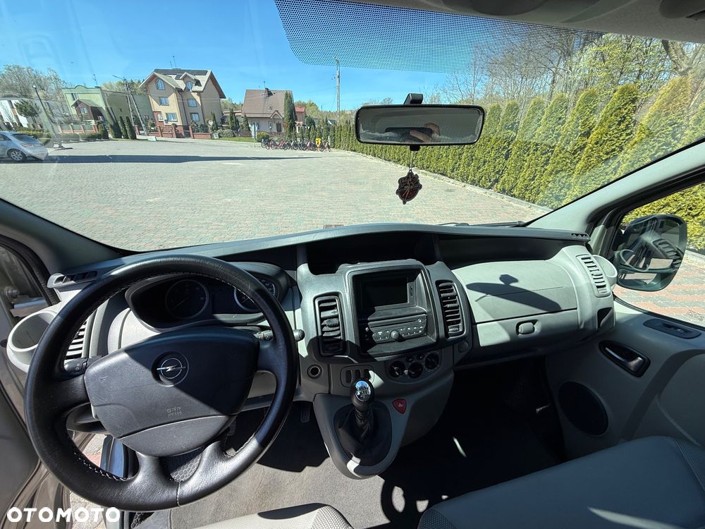 Opel Vivaro L2H1 2.9t - 18