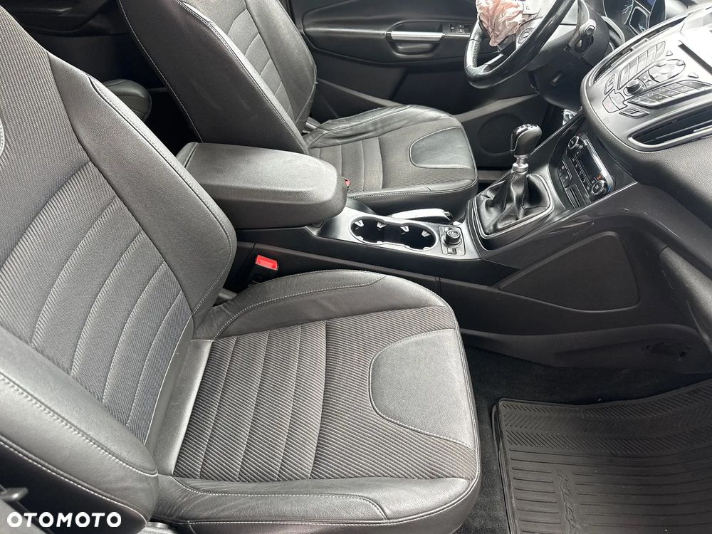 Ford Kuga - 28