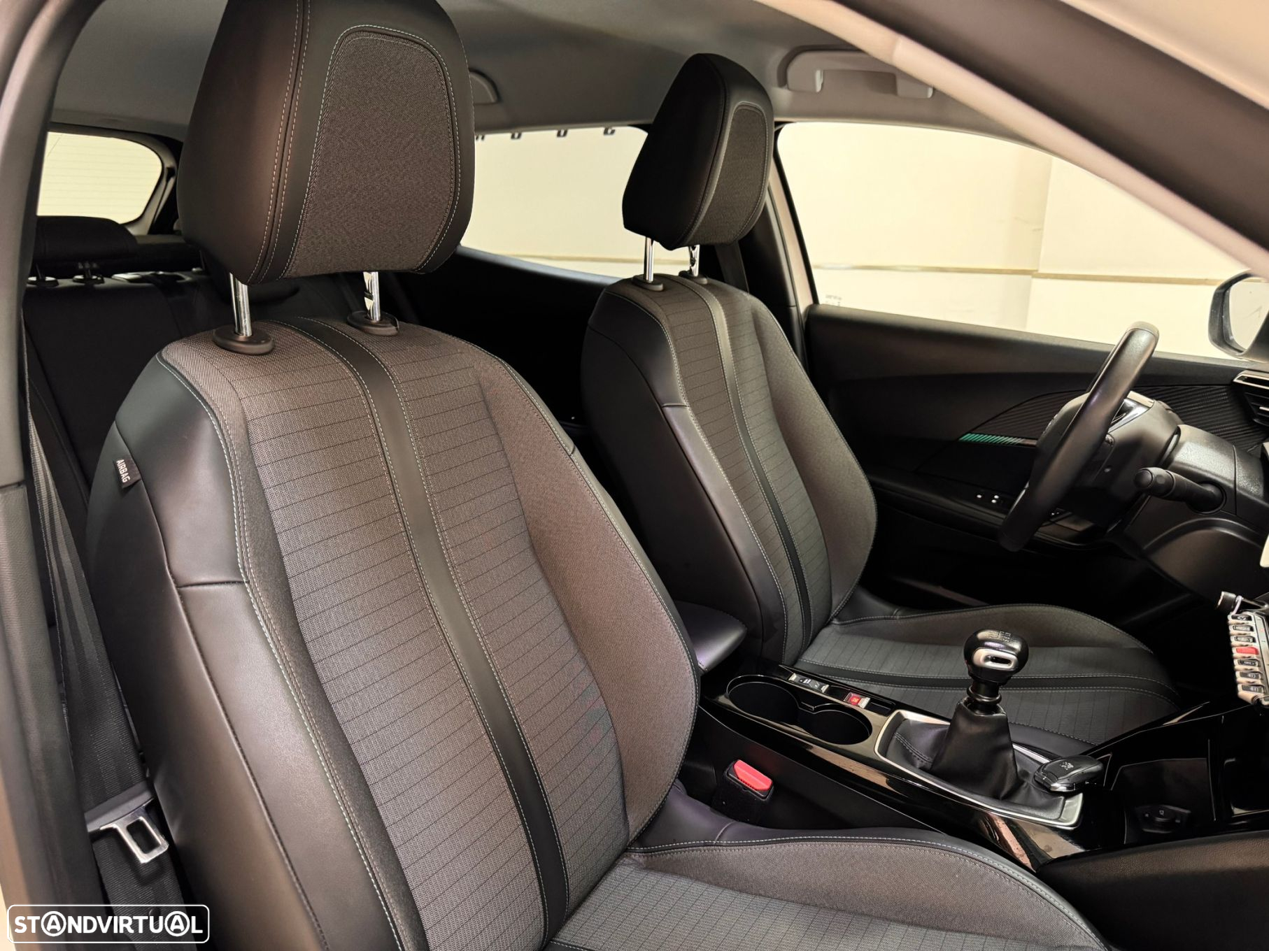 Peugeot 2008 1.2 PureTech Allure - 46