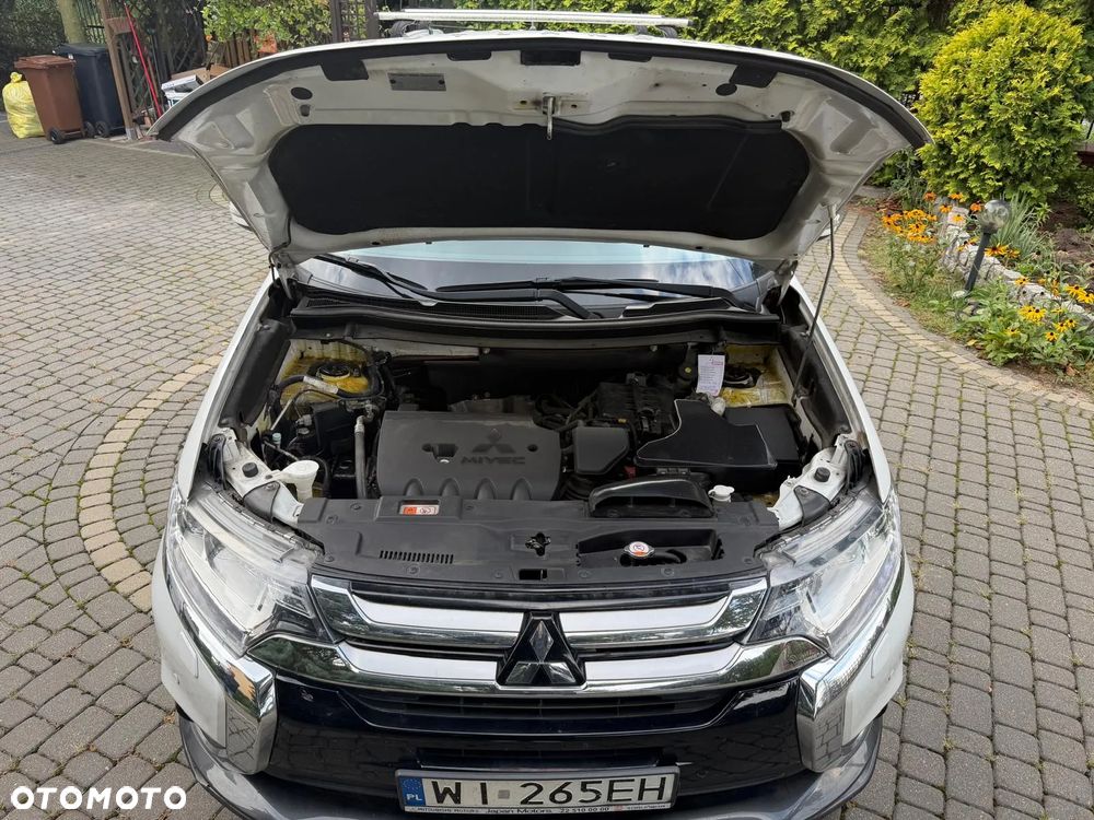 Mitsubishi Outlander 2.0 Instyle Navi 4WD CVT - 14