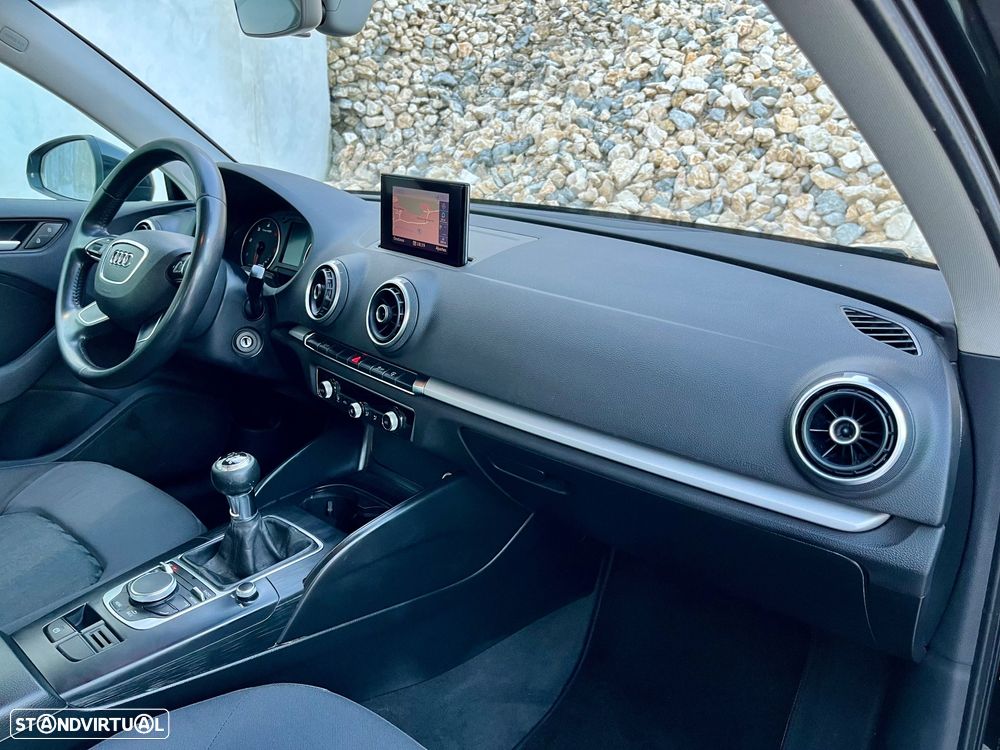 Audi A3 Sportback 1.6 TDI Attraction Ultra - 22