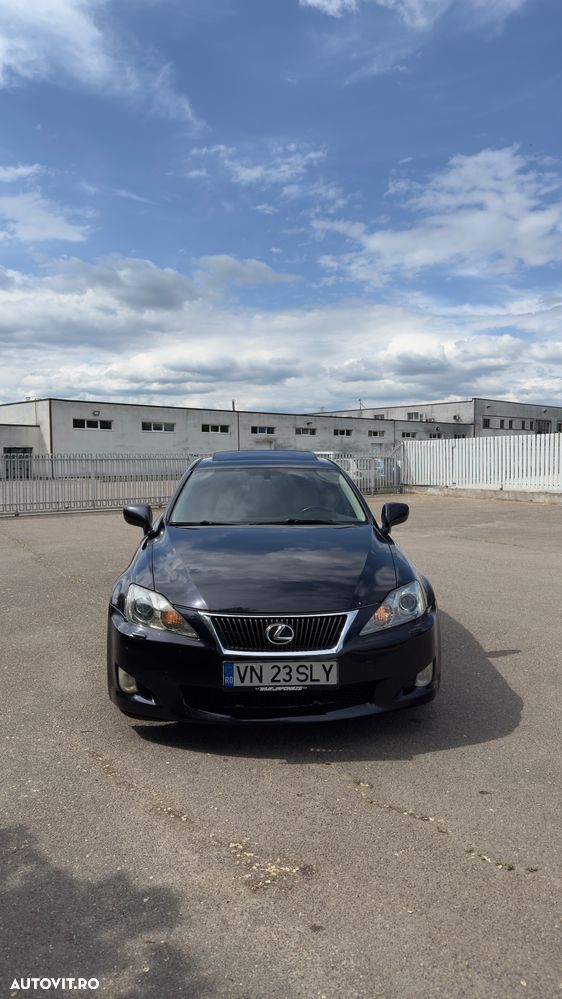 Lexus Seria IS 250 2.5 V6 Aut Luxury - 2