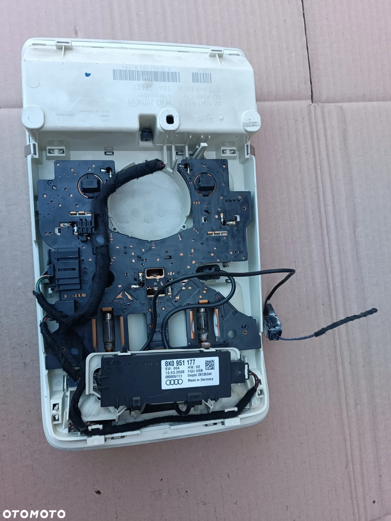 LAMPKA OŚWIETLENIA WNĘTRZA PODSUFITKI PRZÓD AUDI A4 B8 A5 8T0947135B - 2