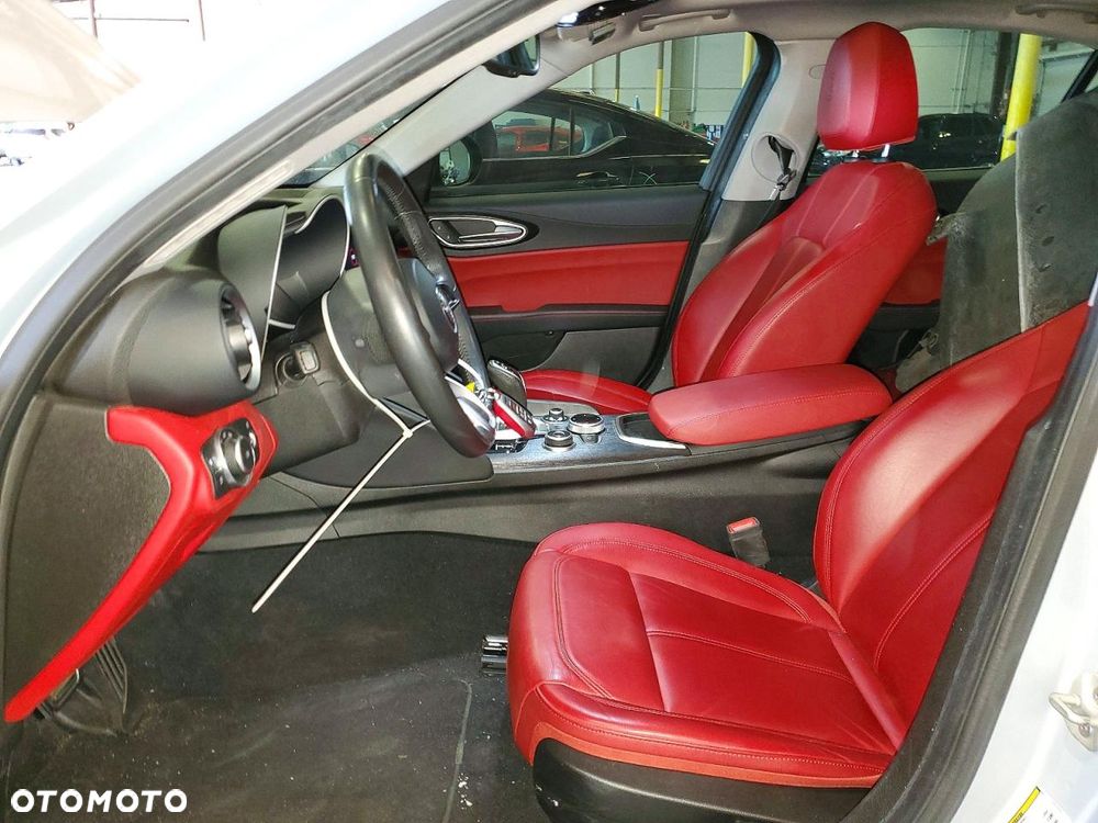 Alfa Romeo Giulia 2.0 Turbo Sprint - 8