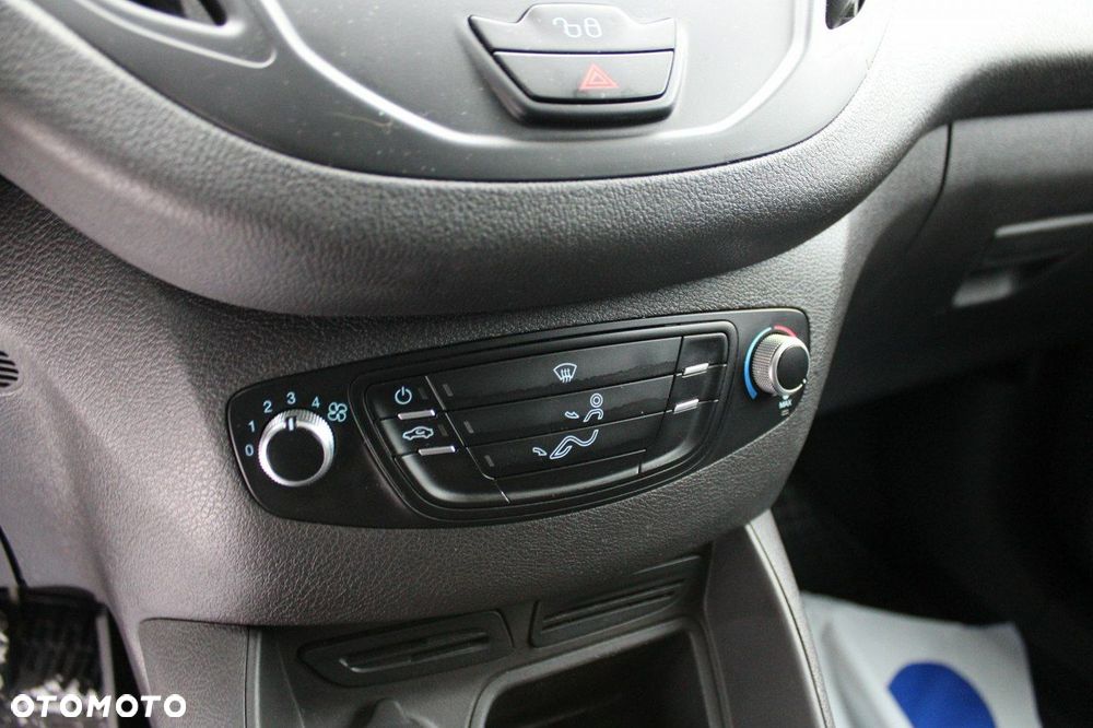 Ford Transit Courier - 15