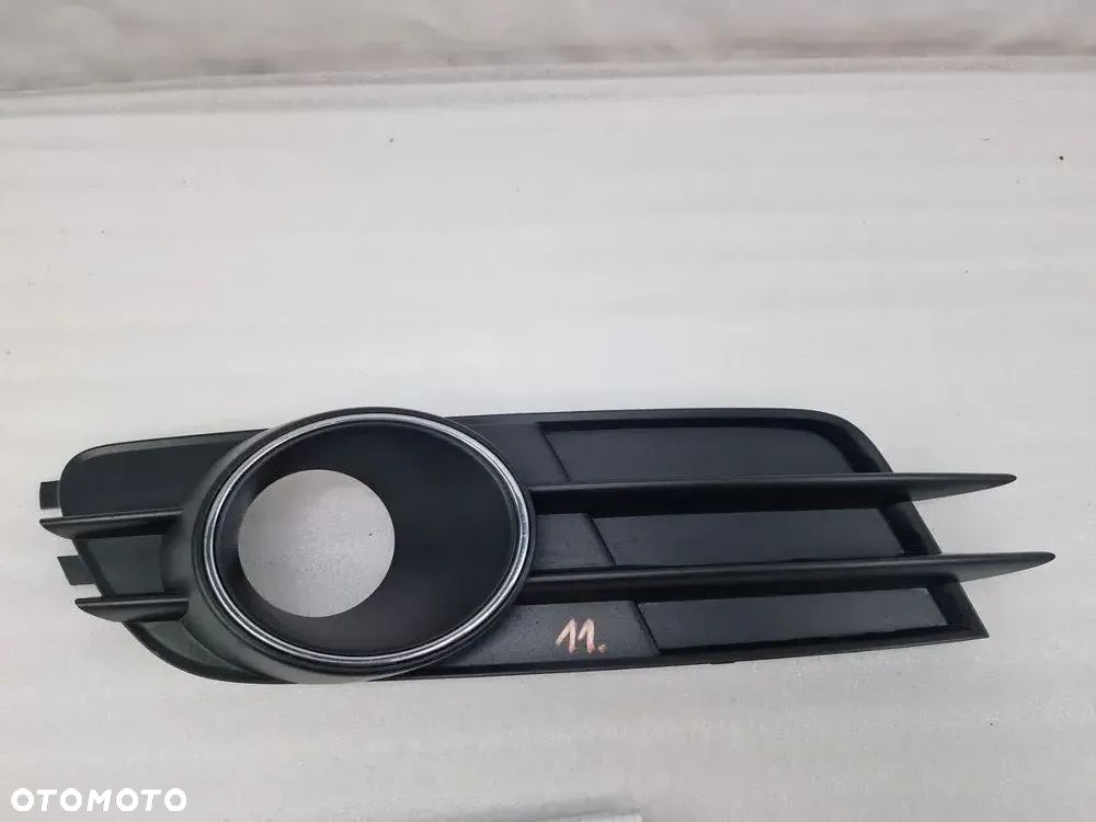 AUDI A6 C7 4G0 11- LEWA KRATKA BOCZNA ZDERZAKA PRZEDNIEGO PRZÓD , NR 4G0807681B , NR AUKCJI E/11 - 1