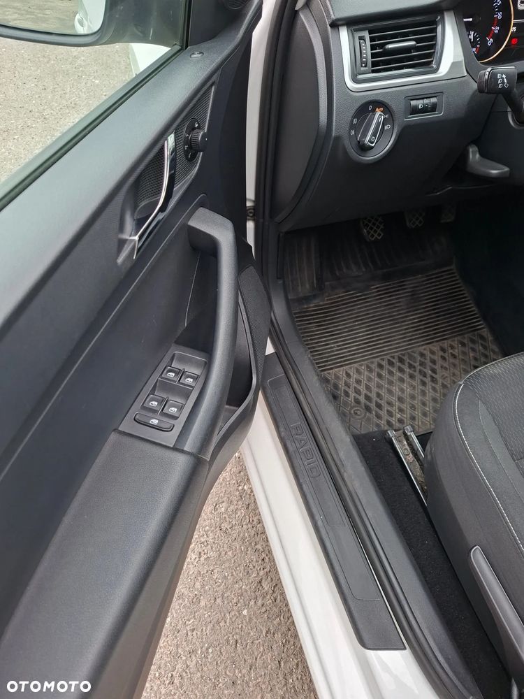 Skoda RAPID 1.6 TDI DPF Ambition - 10