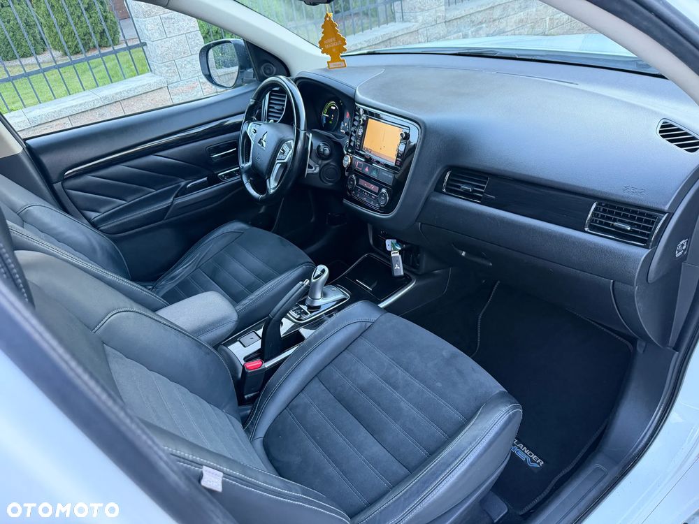 Mitsubishi Outlander 2.0 4WD Plus - 8