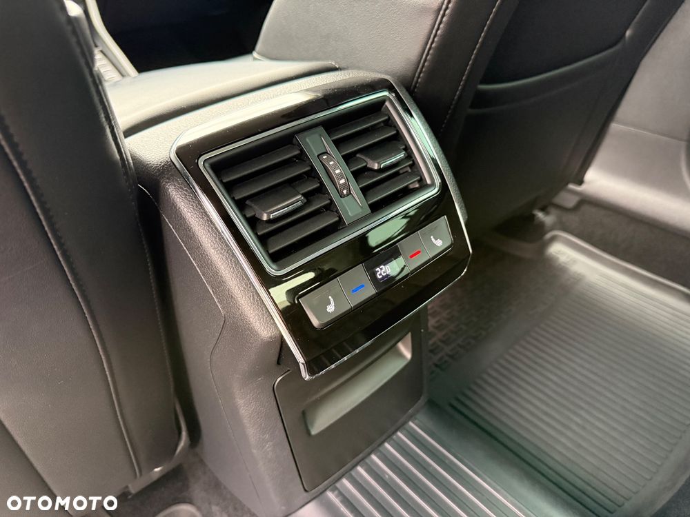 Skoda Superb 1.8 TSI L&K DSG - 20
