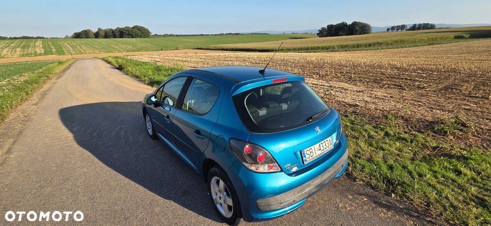 Peugeot 207 1.4 - 9